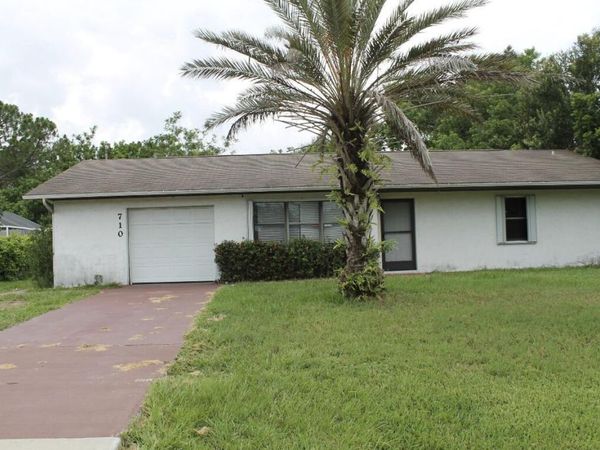 710 NW Airoso Boulevard, Port St. Lucie, FL 34983