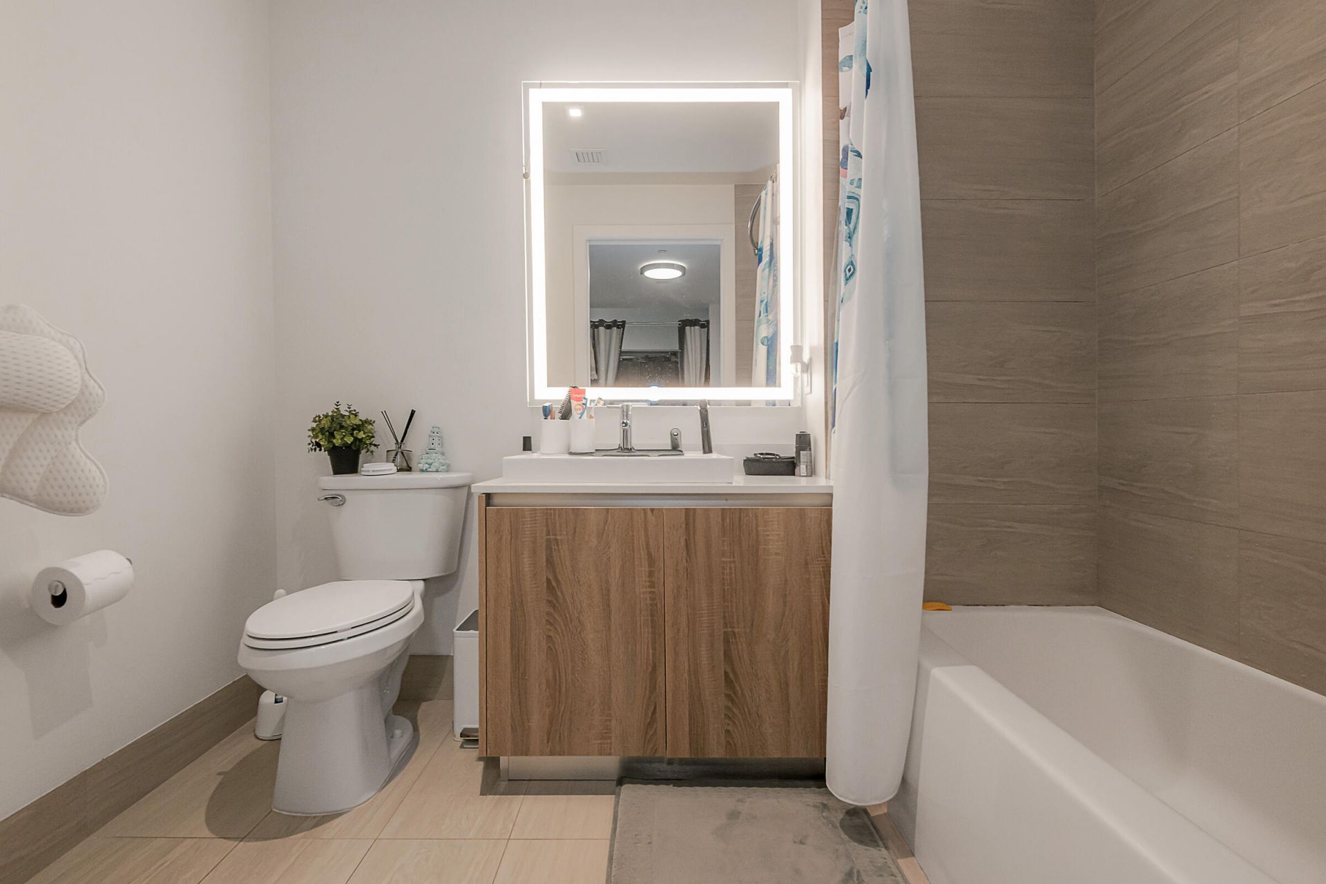 2960 NE 207th Street, Unit 708, Aventura, FL 33180 Photo