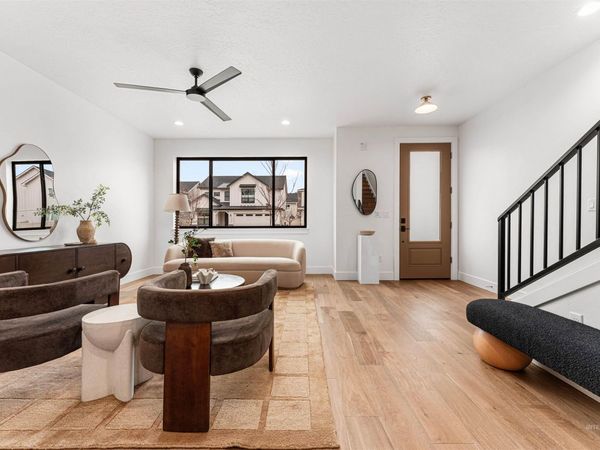 3386 W Whimbrel Lane, Unit Middle Uni, Boise, ID 83703