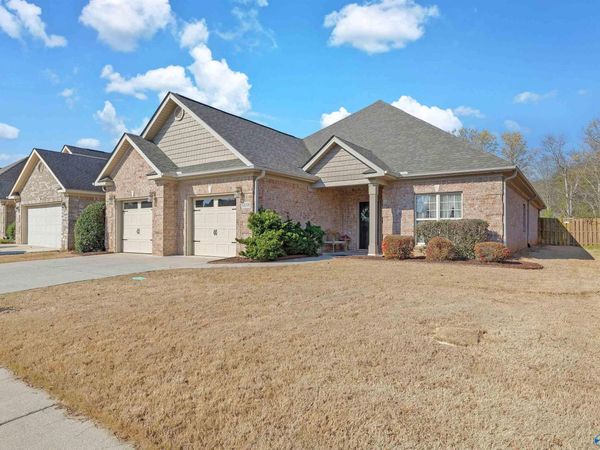 6606 Lizzie Lane SE, Owens Cross Roads, AL 35763