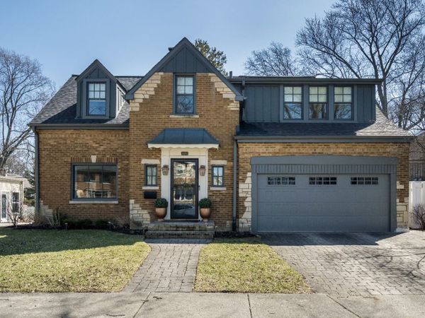 6529 N Ponchartrain Boulevard , Chicago, IL 60646