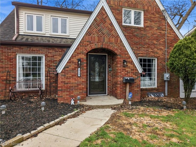 1724 Chestnut Boulevard, Cuyahoga Falls, OH 44223 Photo 2