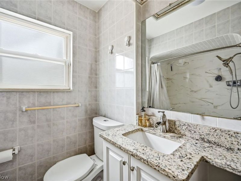 1724 Chestnut Boulevard, Cuyahoga Falls, OH 44223 Photo 21