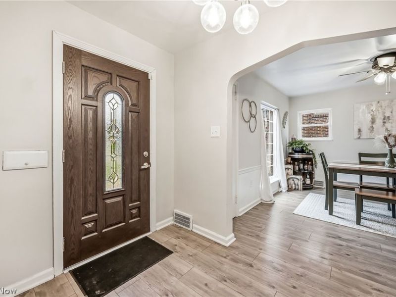 1724 Chestnut Boulevard, Cuyahoga Falls, OH 44223 Photo 3