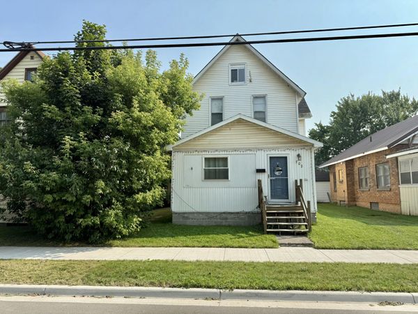 702 E Easterday AVE, Sault Ste Marie, MI 49783