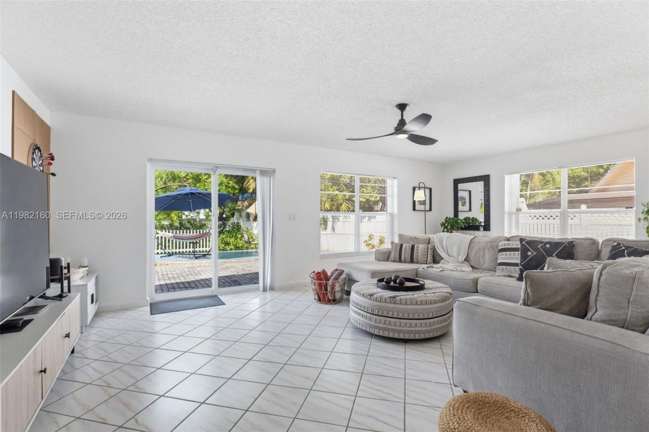 2425 Raleigh St , Hollywood, FL 33020 Photo