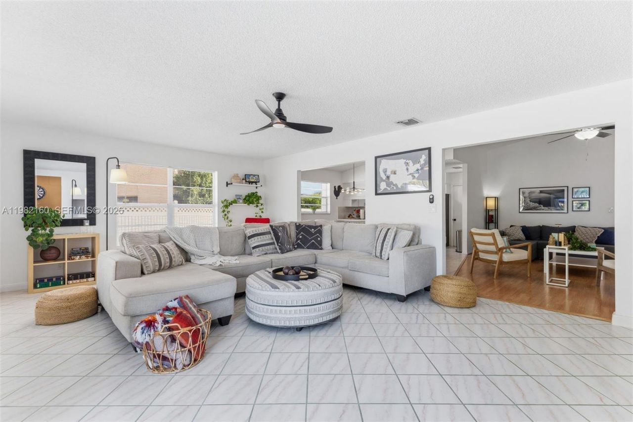 2425 Raleigh St , Hollywood, FL 33020 Photo