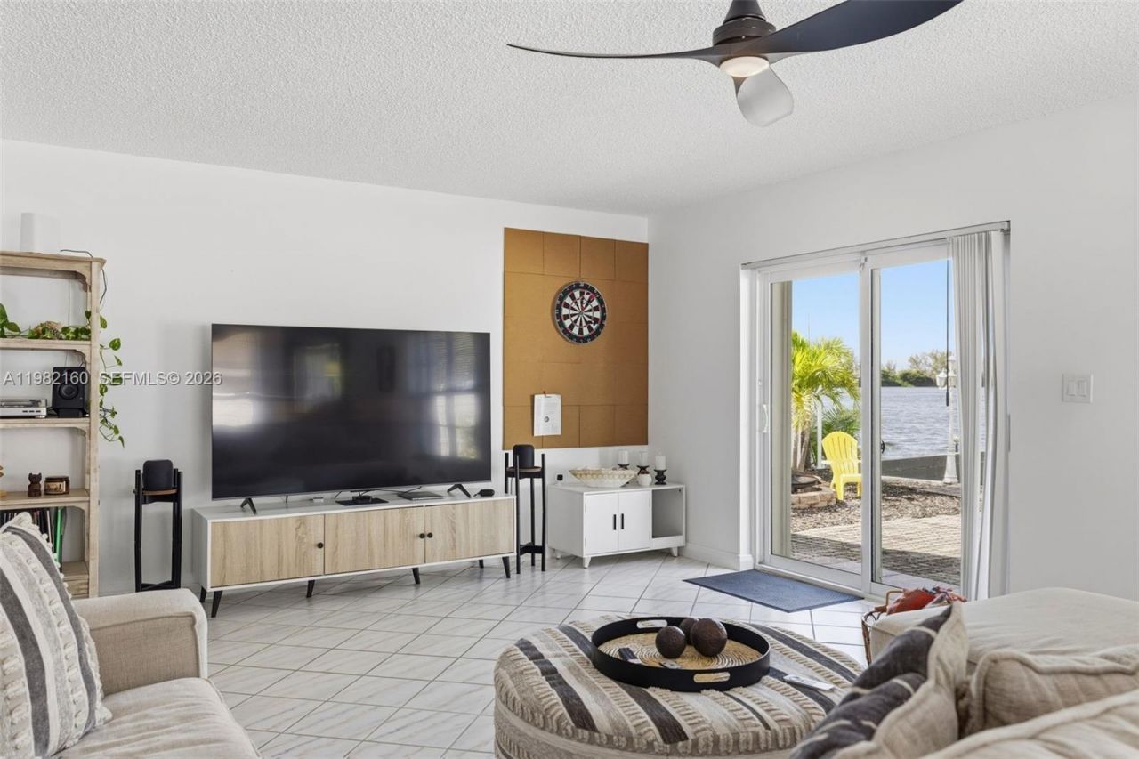 2425 Raleigh St , Hollywood, FL 33020 Photo