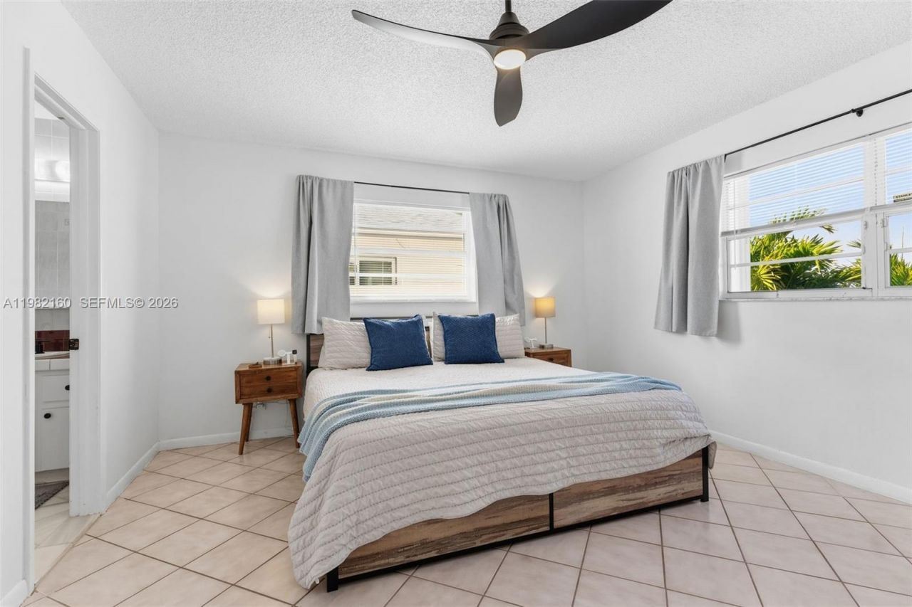 2425 Raleigh St , Hollywood, FL 33020 Photo