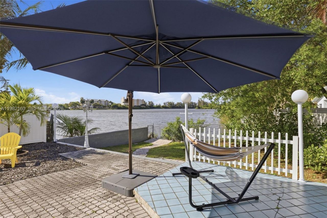 2425 Raleigh St , Hollywood, FL 33020 Photo