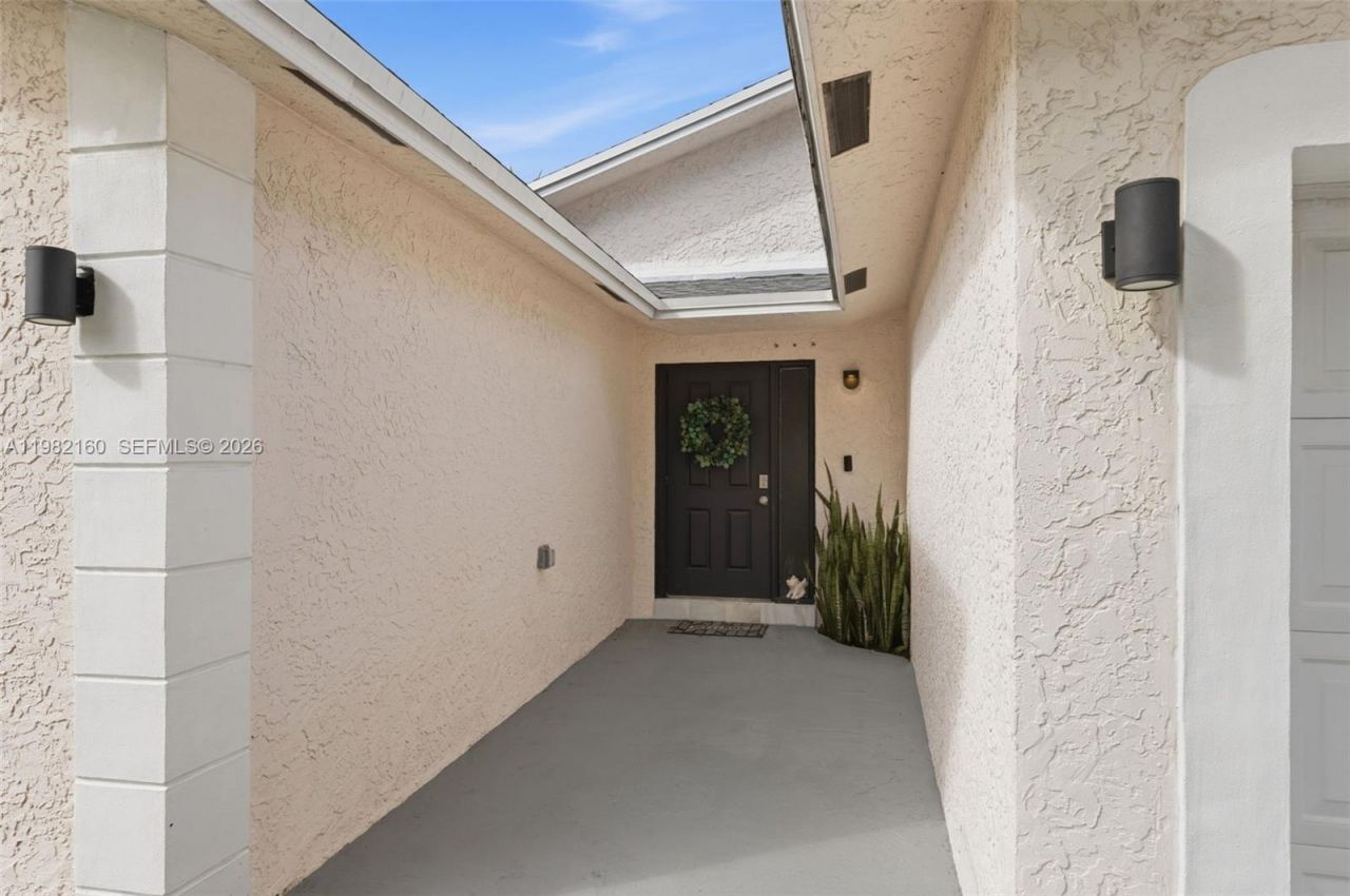 2425 Raleigh St , Hollywood, FL 33020 Photo