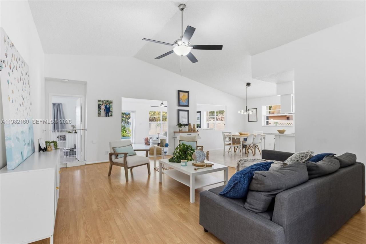 2425 Raleigh St , Hollywood, FL 33020 Photo