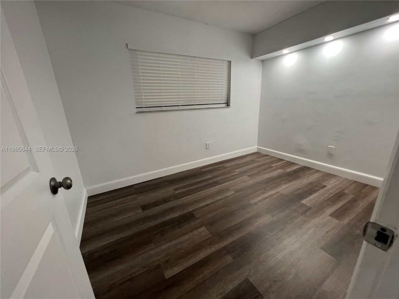 8635 NW 8th St , Unit 211, Miami, FL 33126 Photo