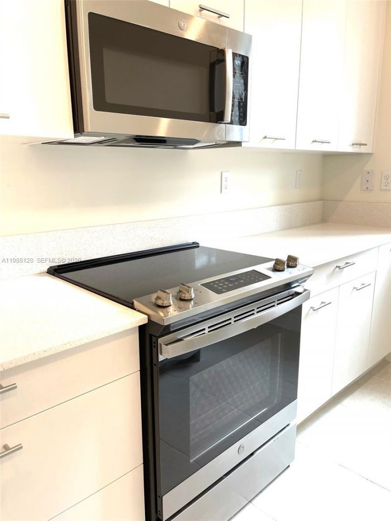 4227 NW 83rd Ave , Doral, FL 33166 Photo