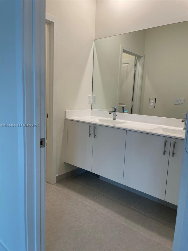 4227 NW 83rd Ave , Doral, FL 33166 Photo