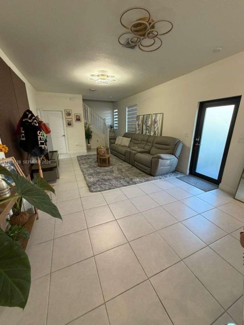 4227 NW 83rd Ave , Doral, FL 33166 Photo