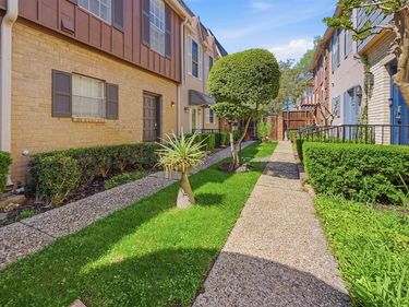 2727 Shelby Avenue, Unit N, Dallas, TX 75219