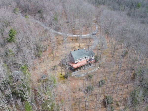 818 Seneca Estates Rd, Buckeye, WV 24924