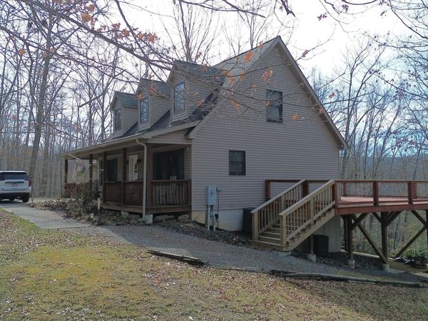 818 Seneca Estates Rd, Buckeye, WV 24924
