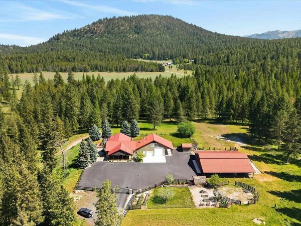3661 E Jumpoff Rd, Valley, WA 99181