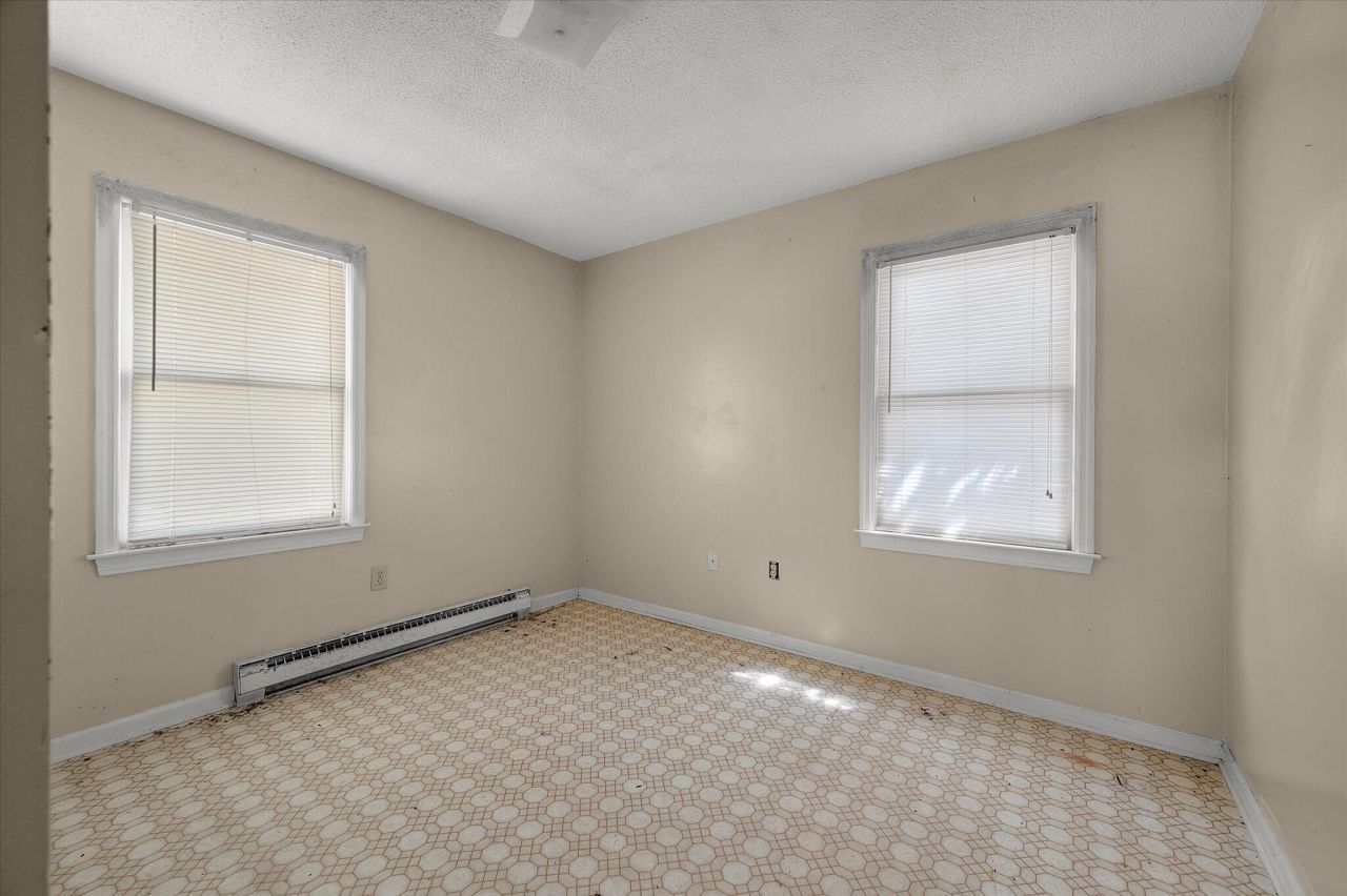 1946 River Road Photo 15