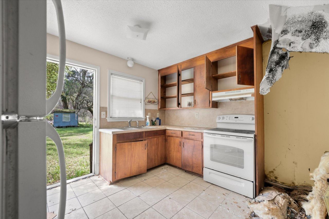 1946 River Road Photo 18