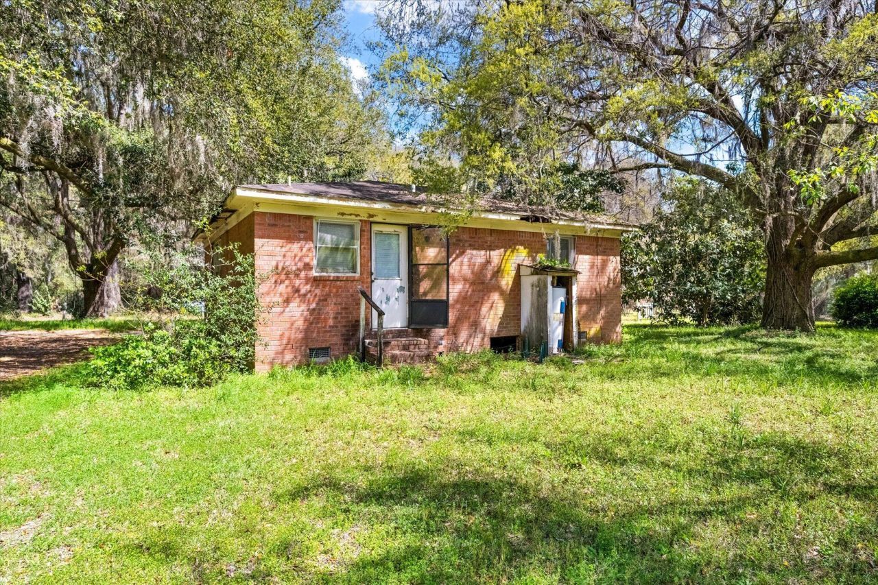 1946 River Road Photo 4