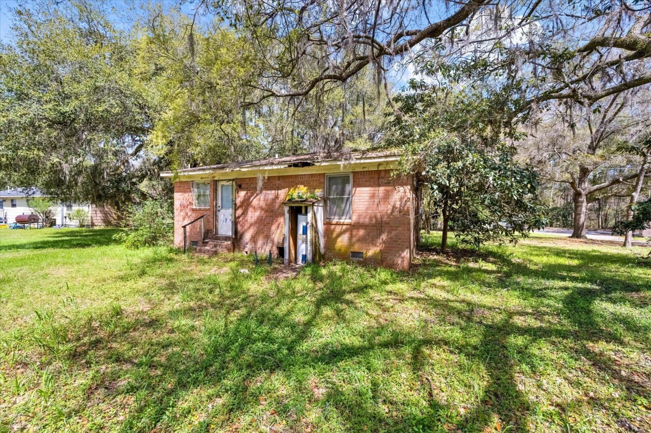 1946 River Road Photo 6