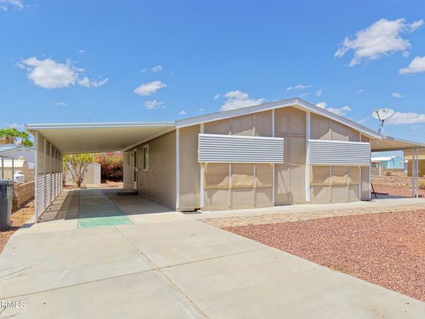 49566 TOPAZ Avenue, Quartzsite, AZ 85346
