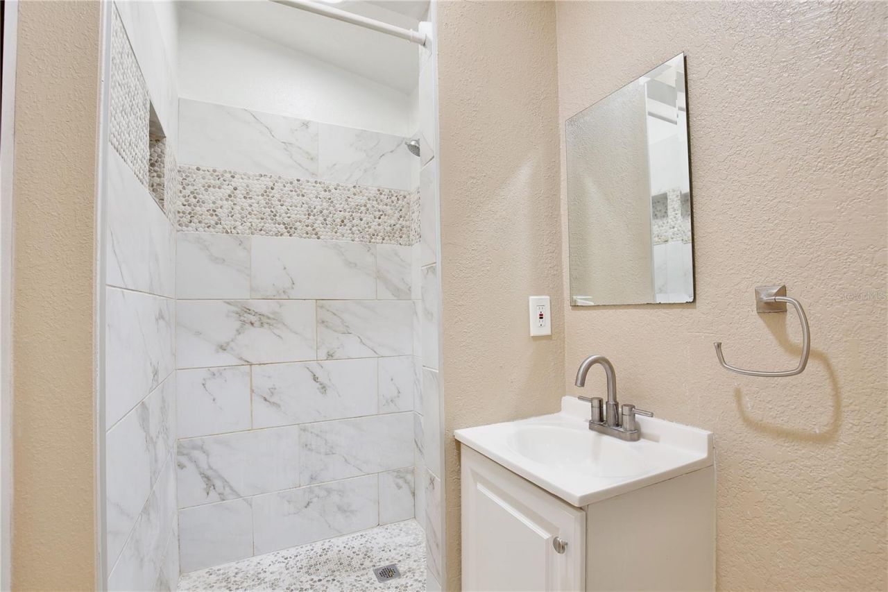 136 Academy Avenue, Sanford, FL 32771 Photo