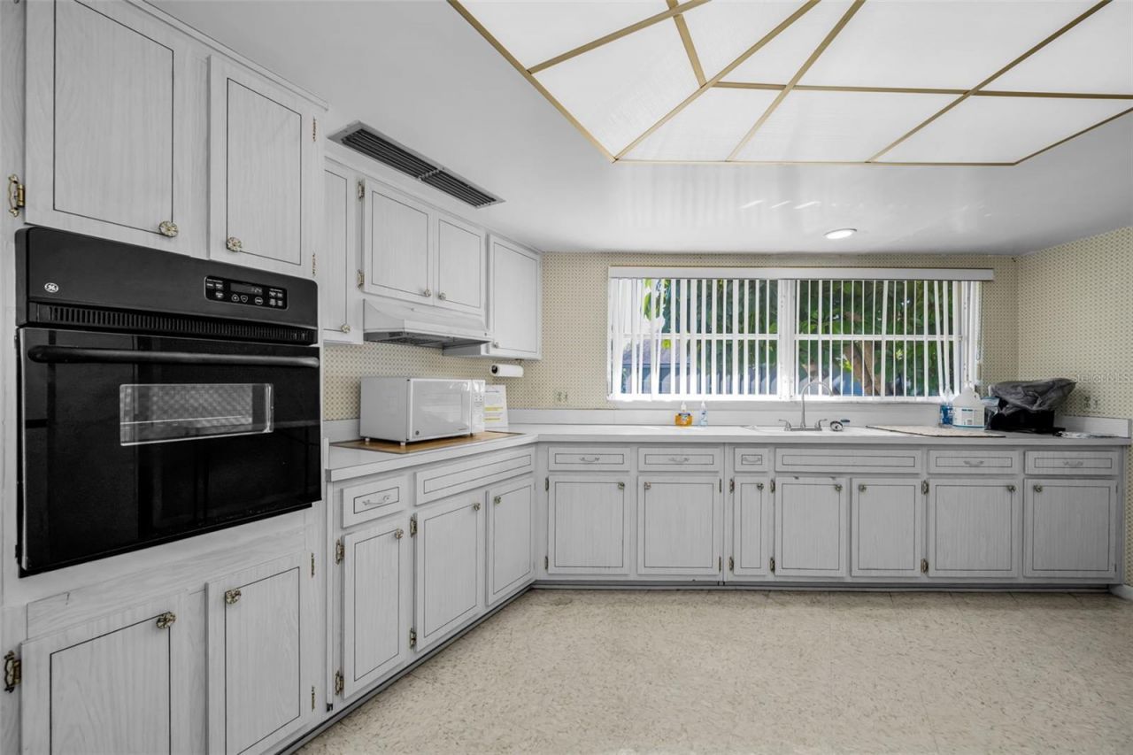 1601 43rd Street N, Unit 143, Saint Petersburg, FL 33713 Photo