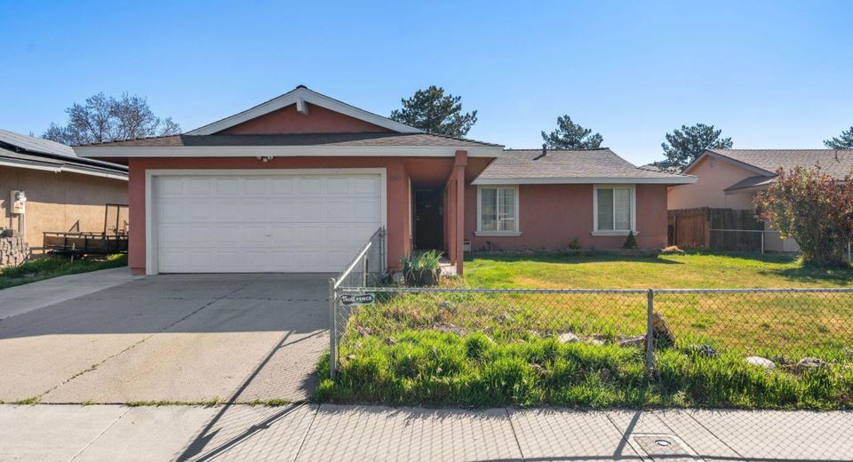 690 Lyyski Street, Sparks, NV 89431 Photo