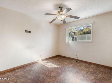 690 Lyyski Street, Sparks, NV 89431 Photo
