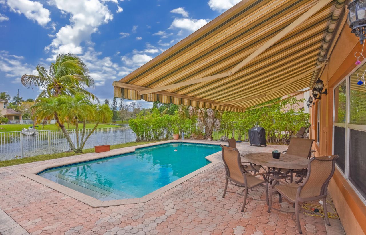 5049 NW 121st Drive, Coral Springs, FL 33076 Photo