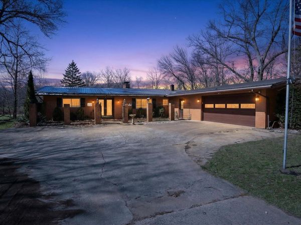 70506 Sunrise Drive, Edwardsburg, MI 49112