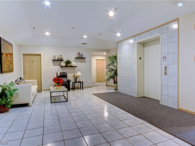 19510 Lorain Road, Unit 206, Fairview Park, OH 44126 Photo 2