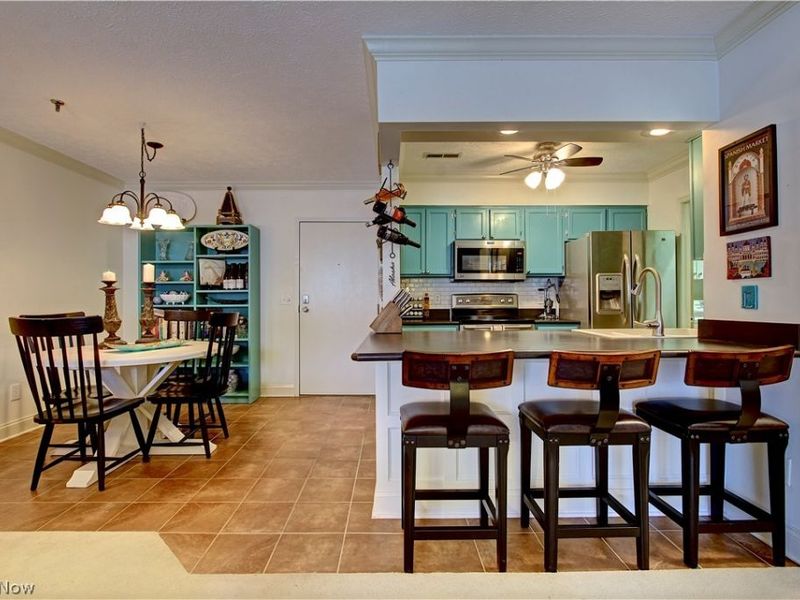 19510 Lorain Road, Unit 206, Fairview Park, OH 44126 Photo 5