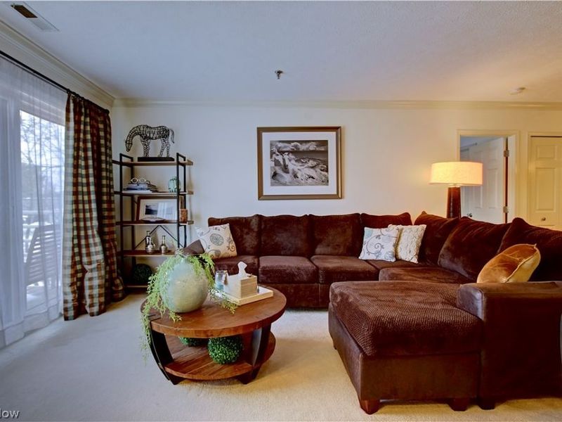 19510 Lorain Road, Unit 206, Fairview Park, OH 44126 Photo 9