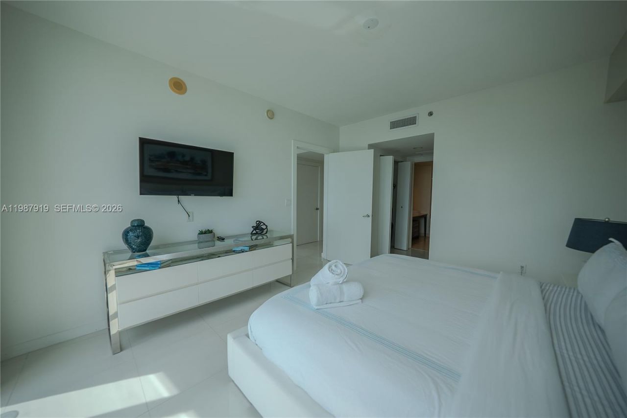 Please Call For Address, Unit 3708, Miami, FL 33131 Photo