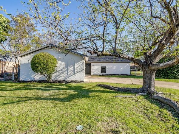 714 San Carlos Drive, Grand Prairie, TX 75051