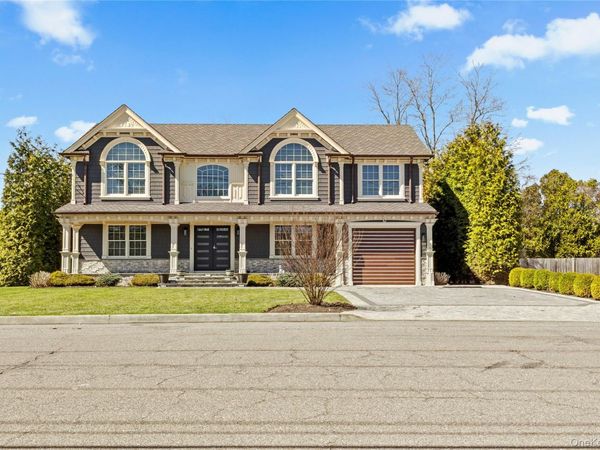 123 Columbus Boulevard, Amityville, NY 11701