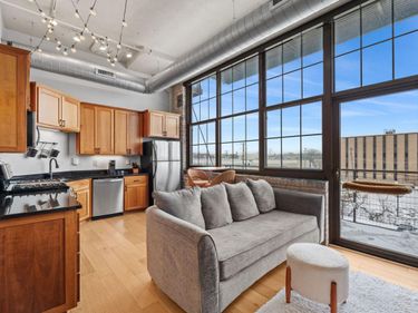 1901 E Hennepin Avenue, Unit 306, Minneapolis, MN 55413