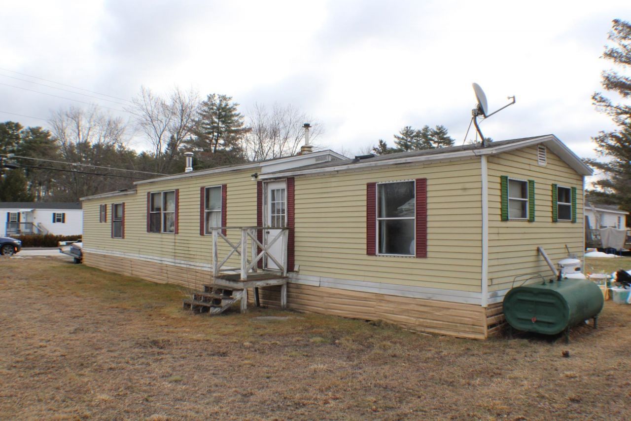 5 Parkwood Drive, Allenstown, NH 03275 Main Photo