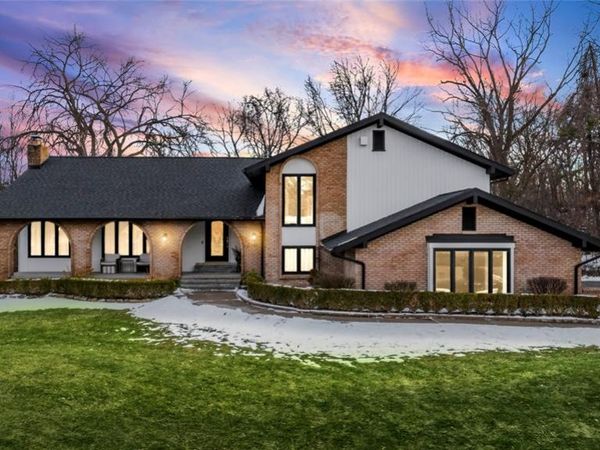 3681 Maxwell Court, Bloomfield Hills, MI 48301