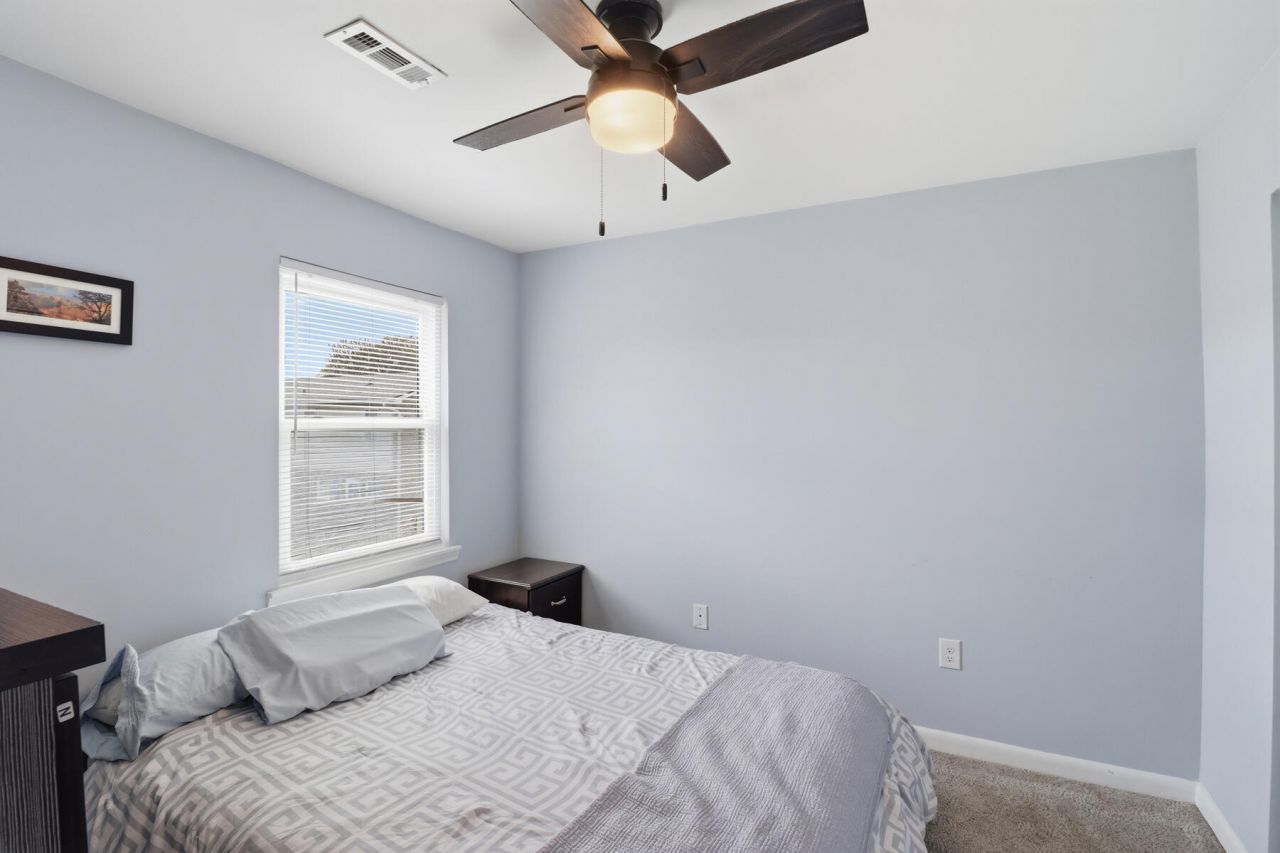 415 Parkdale Drive Photo 14