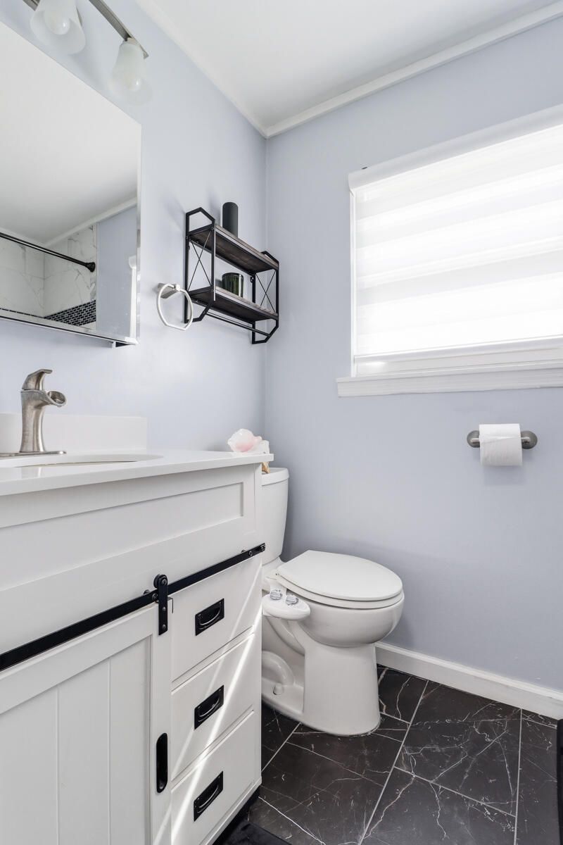 415 Parkdale Drive Photo 16