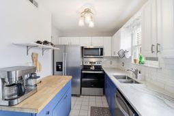 415 Parkdale Drive photo 4