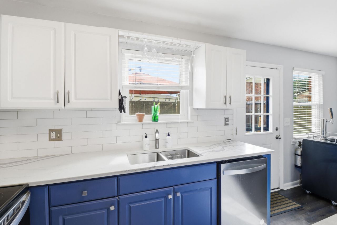 415 Parkdale Drive Photo 4