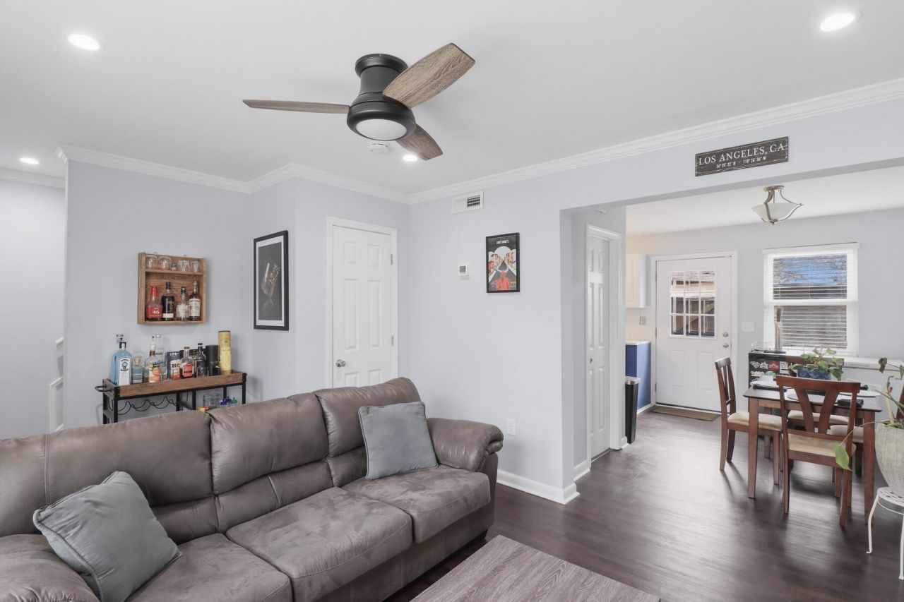 415 Parkdale Drive Photo 6