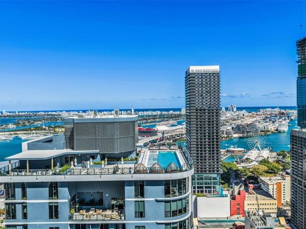 121 NE 5th St , Unit 902, Miami, FL 33132